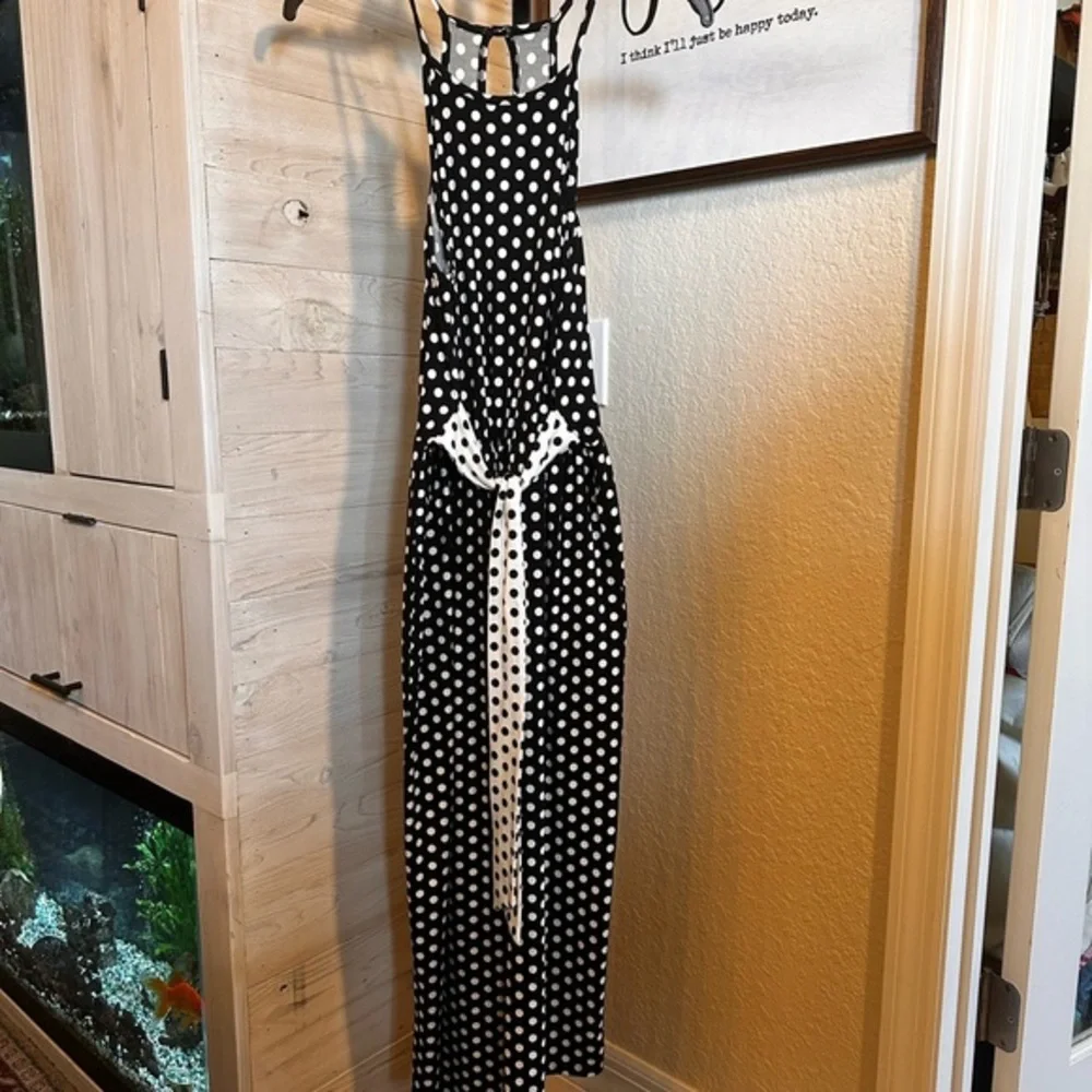 Everly black and white jumpsuit elaist waist‎ with tie wide leg sz small NWOT - Picture 3 of 13